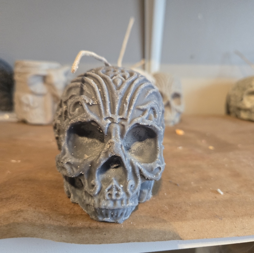 Sculptured Skull Candle